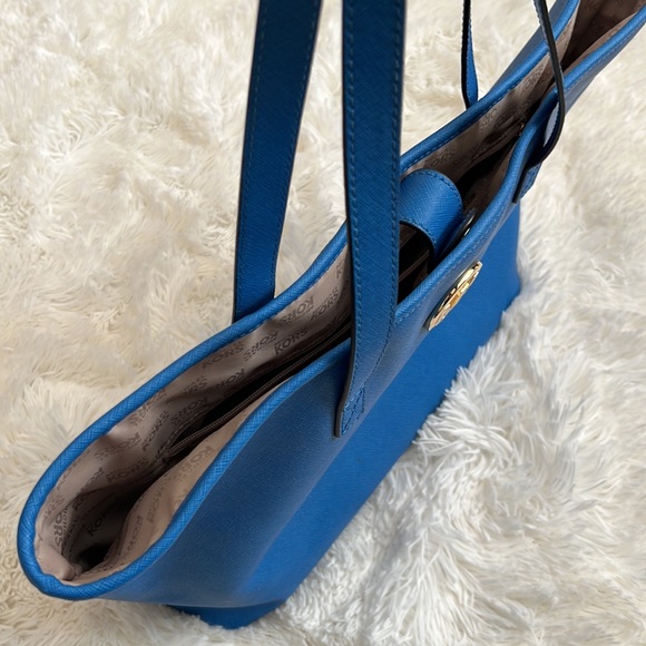 Great Condition Blue Michael Micheal Kors tote - Picture 5 of 10